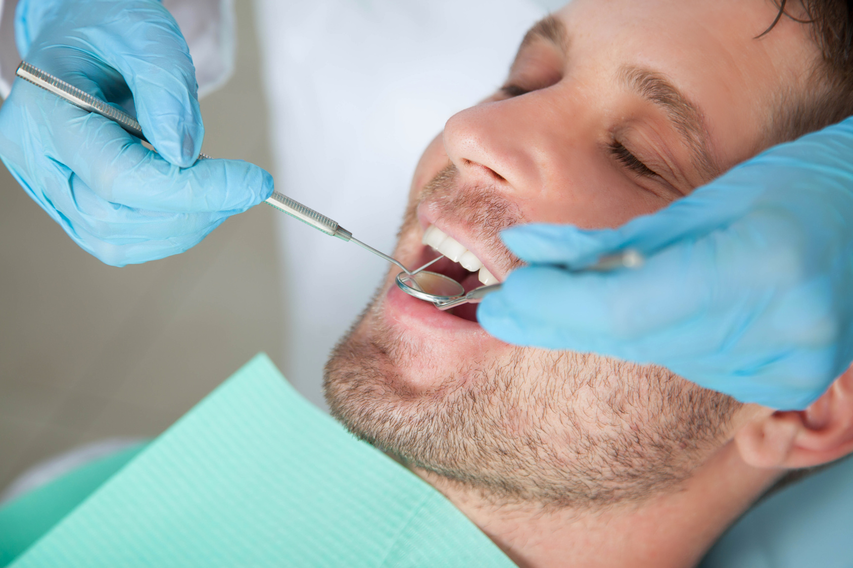Техник протезист. Ортопедия в стоматологии. Сайт стоматологии. Услуги ортопеда в стоматологии.
